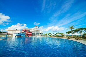Indoor pool, seasonal outdoor pool, free cabanas, pool umbrellas - Sheraton Okinawa Sunmarina Resort (Onna)