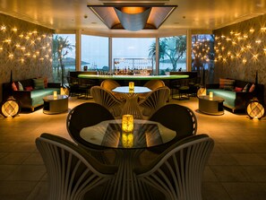 Bar (on property) - Sheraton Okinawa Sunmarina Resort (Onna)