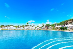 Indoor pool, seasonal outdoor pool, free cabanas, pool umbrellas