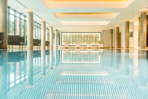 Indoor pool, sun loungers - Galgorm (Ballymena)