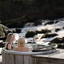 Sauna, hot tub, ruang uap, perawatan tubuh, dan aromaterapi