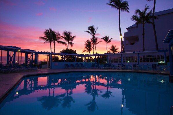2 outdoor pools, sun loungers