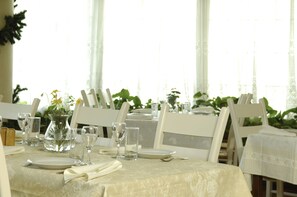 Desayuno bufé gratuito y diario