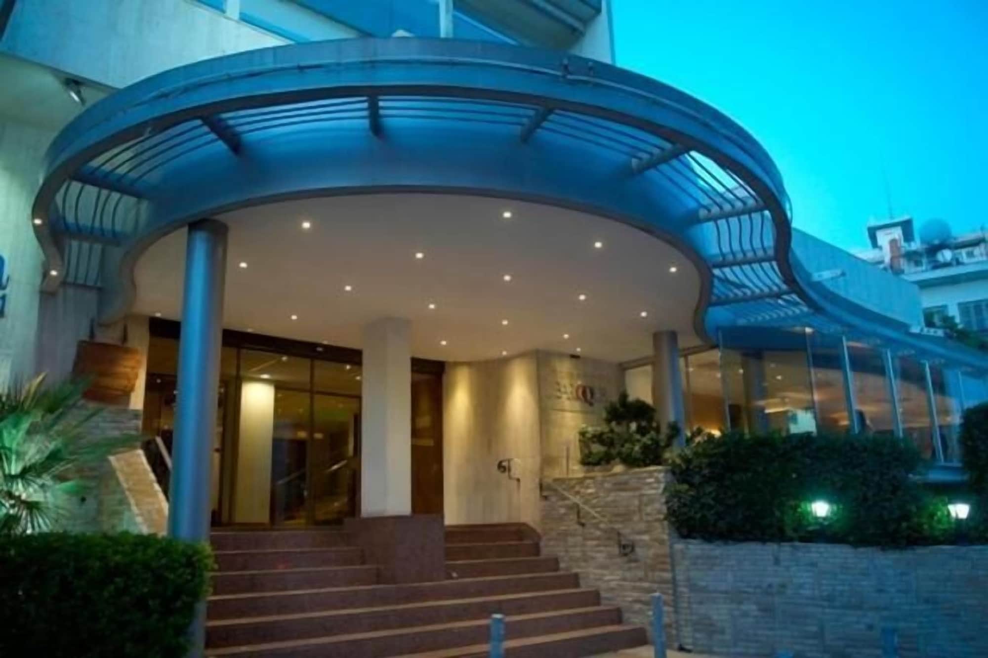 4 Star Hotels