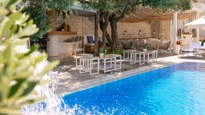 Poolside bar