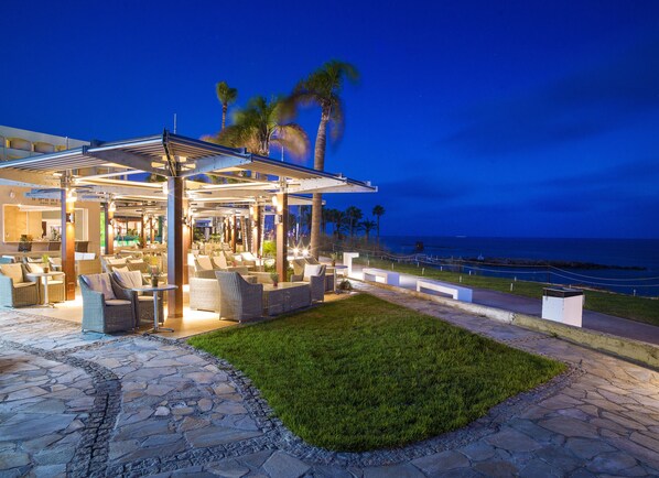 Poolbar