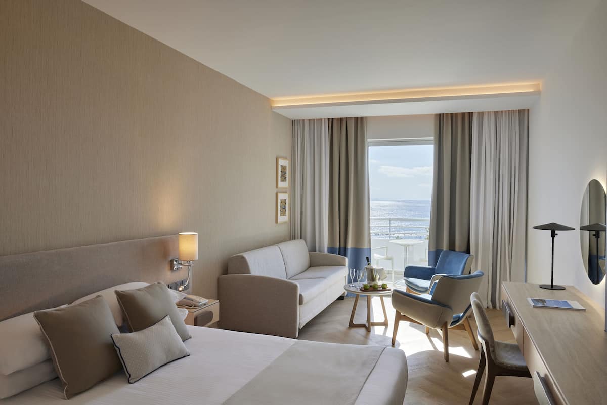 Premium Pool and Seaview Room (16+ years old) | Minibar, in-room safe, soundproofing, free WiFi