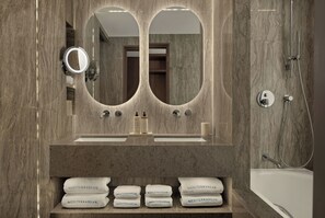 Junior Pool & Sea View Room (16+ years old) | Minibar, in-room safe, soundproofing, free WiFi - Mediterranean Beach Hotel (Limassol)