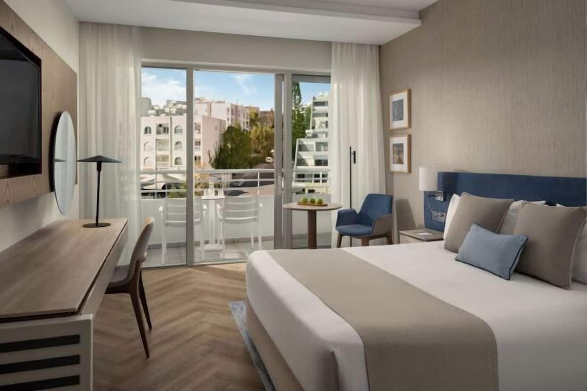 Minibar, caja de seguridad en la habitación y insonorización