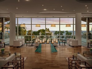 LCD TV - Mediterranean Beach Hotel (Limassol)