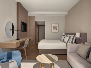 Premium Pool and Seaview Room (16+ years old) - Mediterranean Beach Hotel (Limassol)
