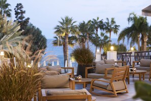 5 restaurants, breakfast, lunch, dinner served; Italian cuisine