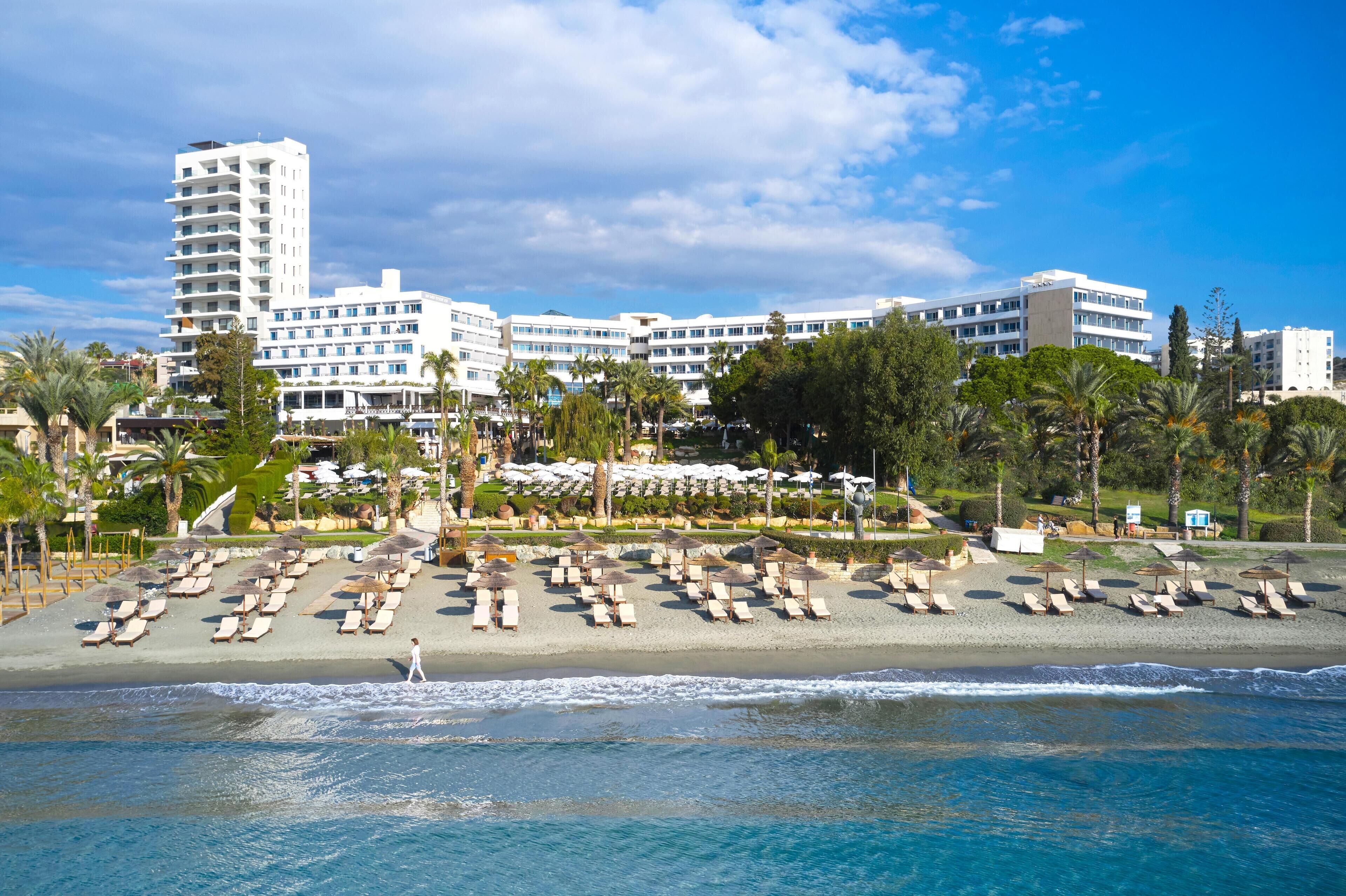 Photo - Mediterranean Beach Hotel