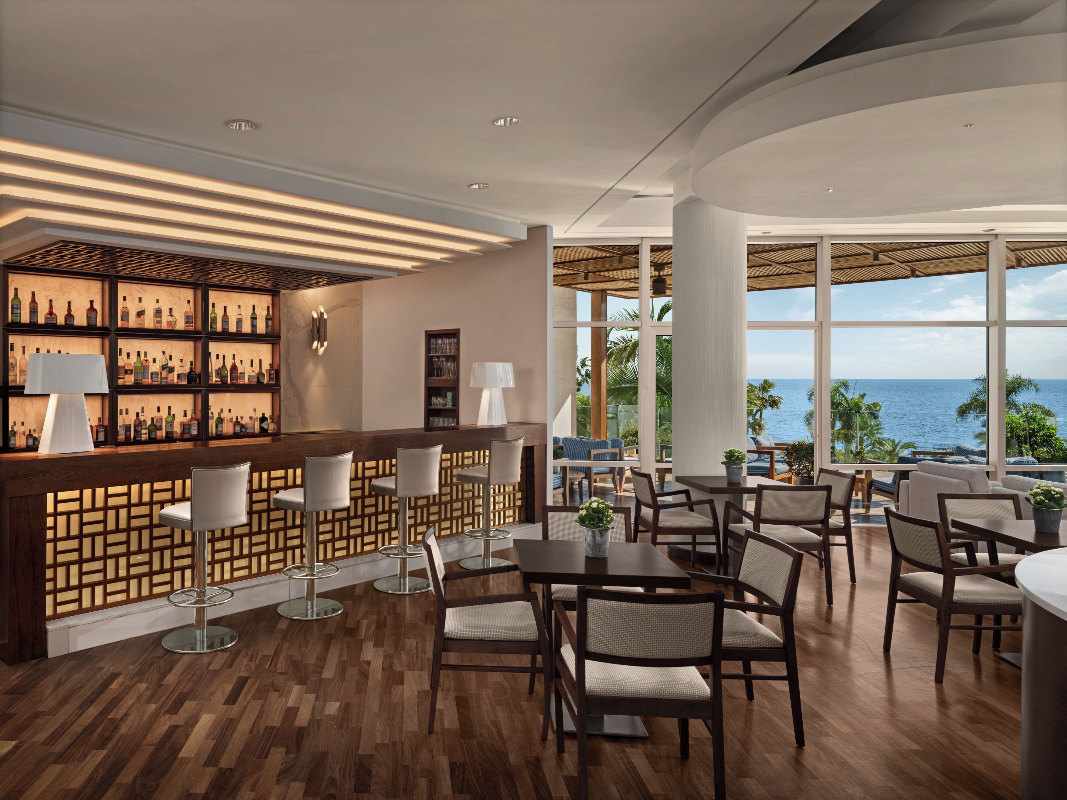 Photo - Mediterranean Beach Hotel