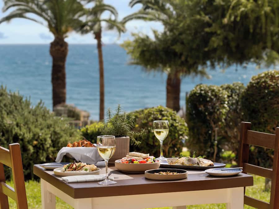 5 restauranter, frokost, lunsj og middag serveres, italienske retter