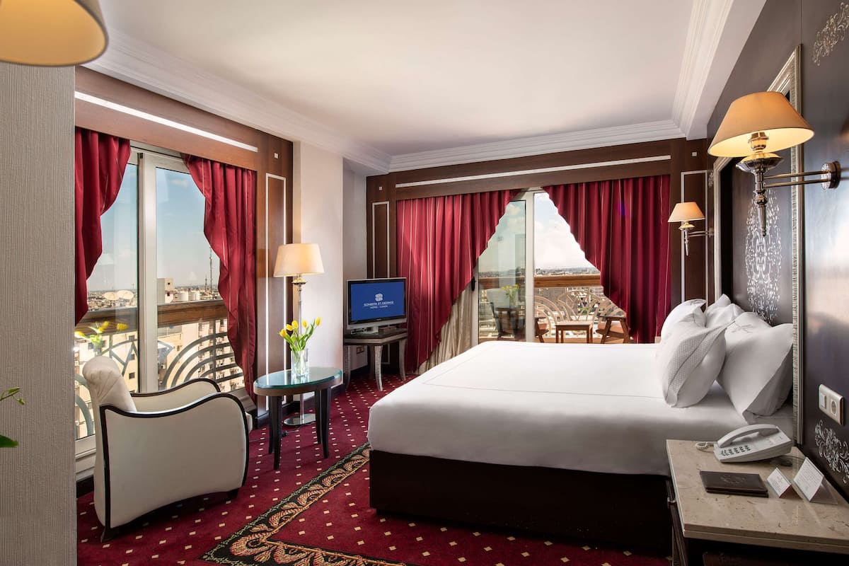 Diplomatic Suite | Minibar, in-room safe, desk, soundproofing