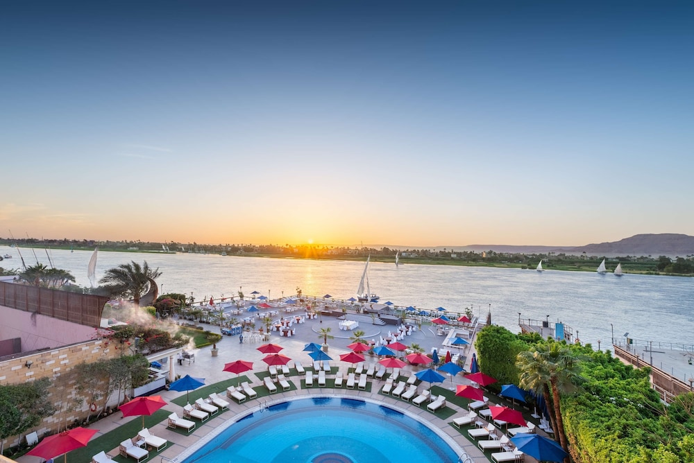 Sonesta St. George Hotel by null