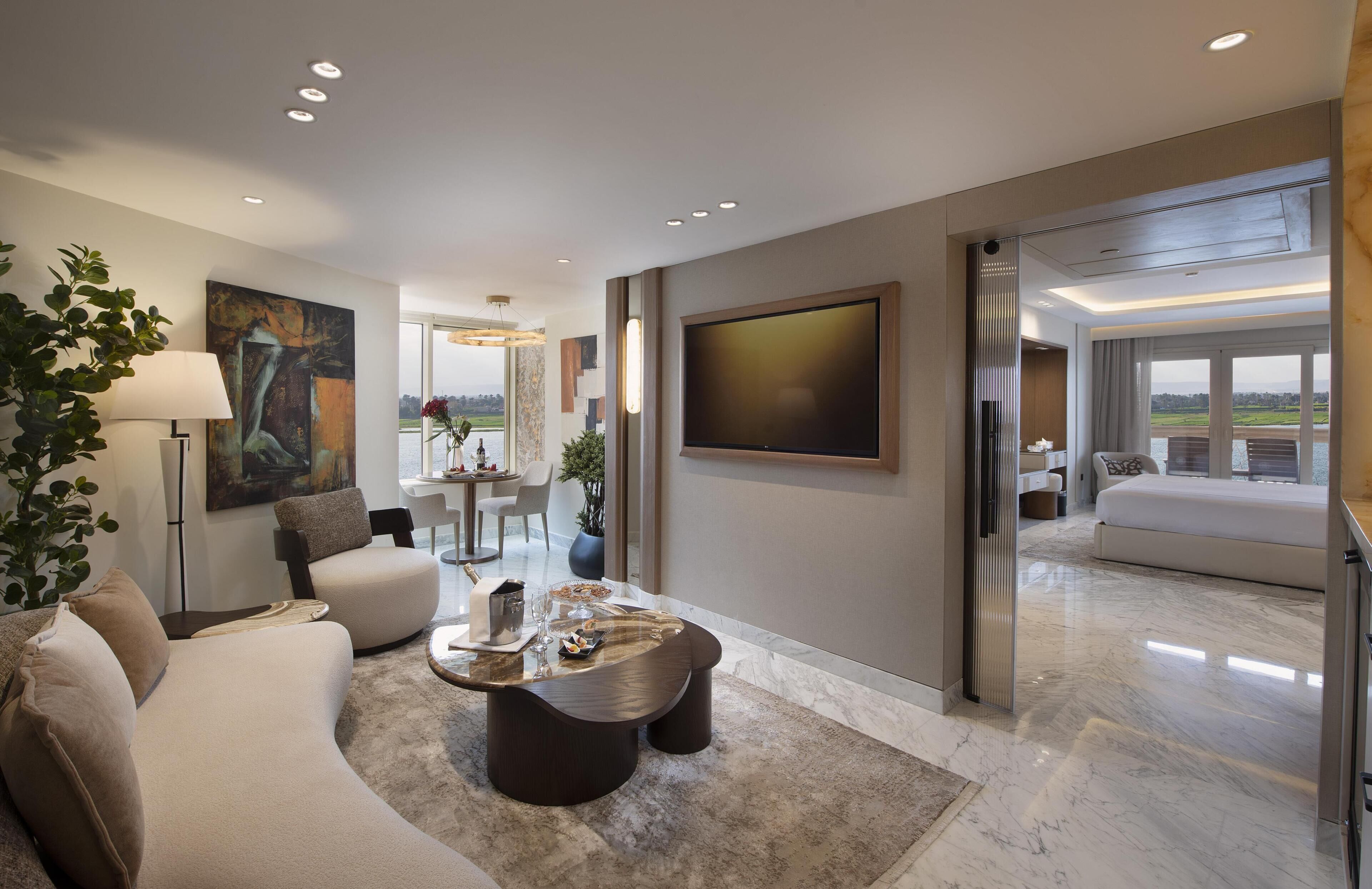 Elite Signature Suite | Minibar, in-room safe, soundproofing, WiFi