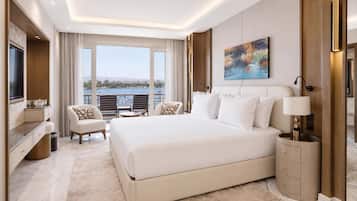 Elite Signature Suite | Minibar, caja fuerte, sistema de insonorización y wifi