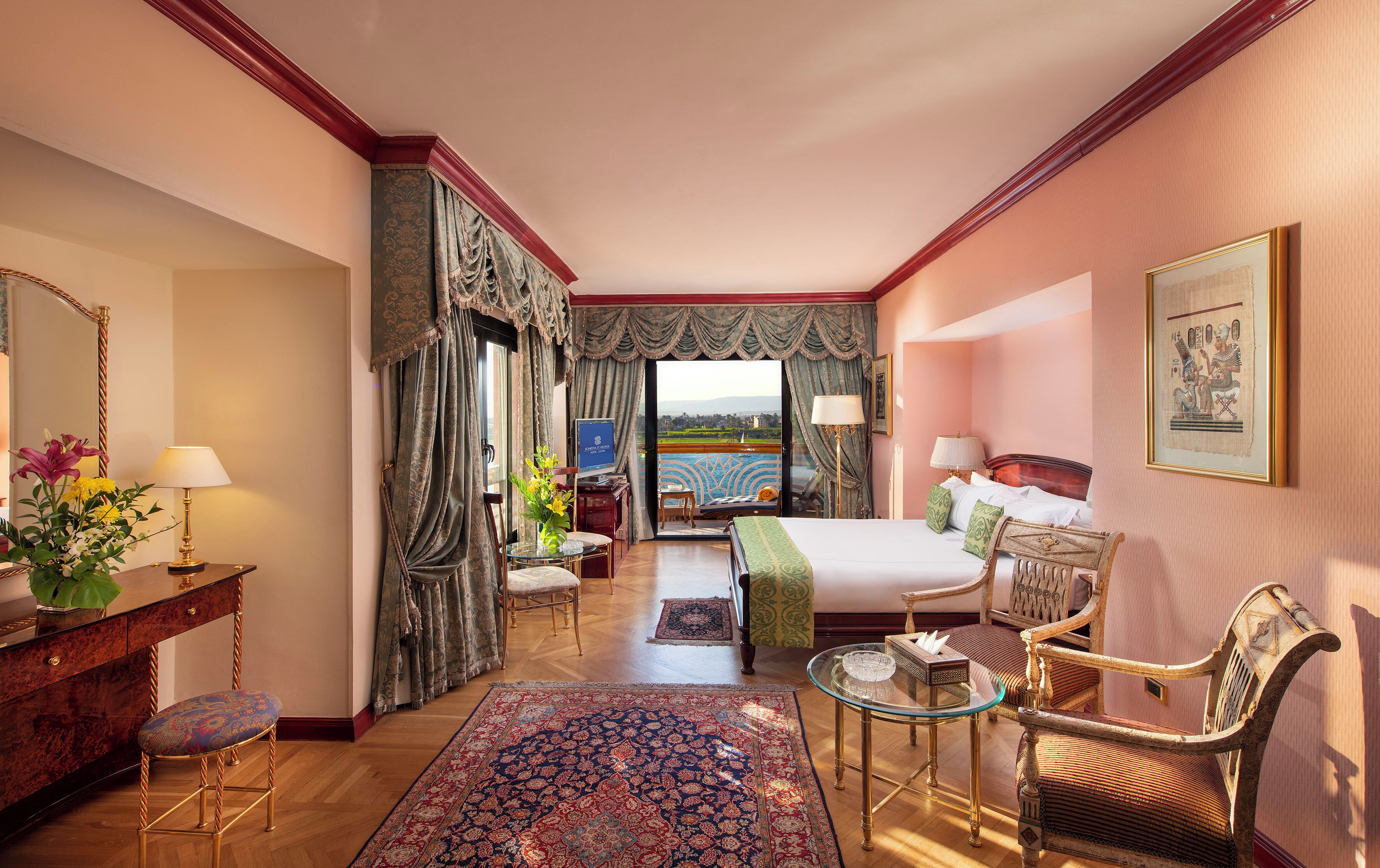 Suite reial | Minibar, caixa forta a l'habitació i escriptori 