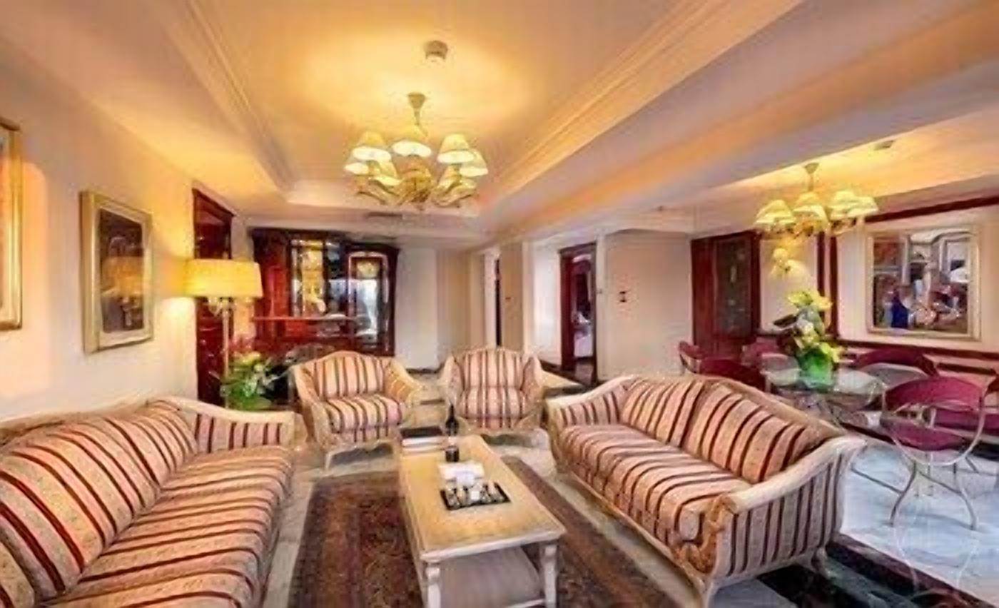 Living area | 25-inch TV with satellite channels, fireplace