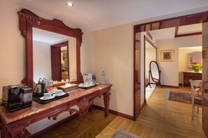 Minibar, in-room safe, soundproofing, WiFi - Sonesta St George Hotel Luxor (Luxor)