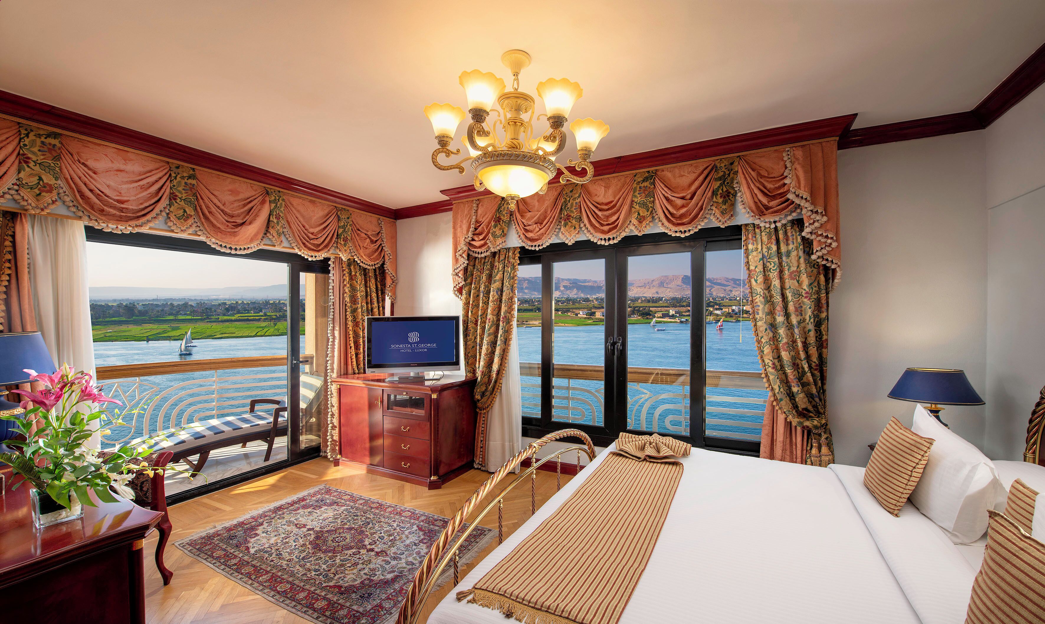 Suite presidencial | Minibar, caixa forta a l'habitació i escriptori 