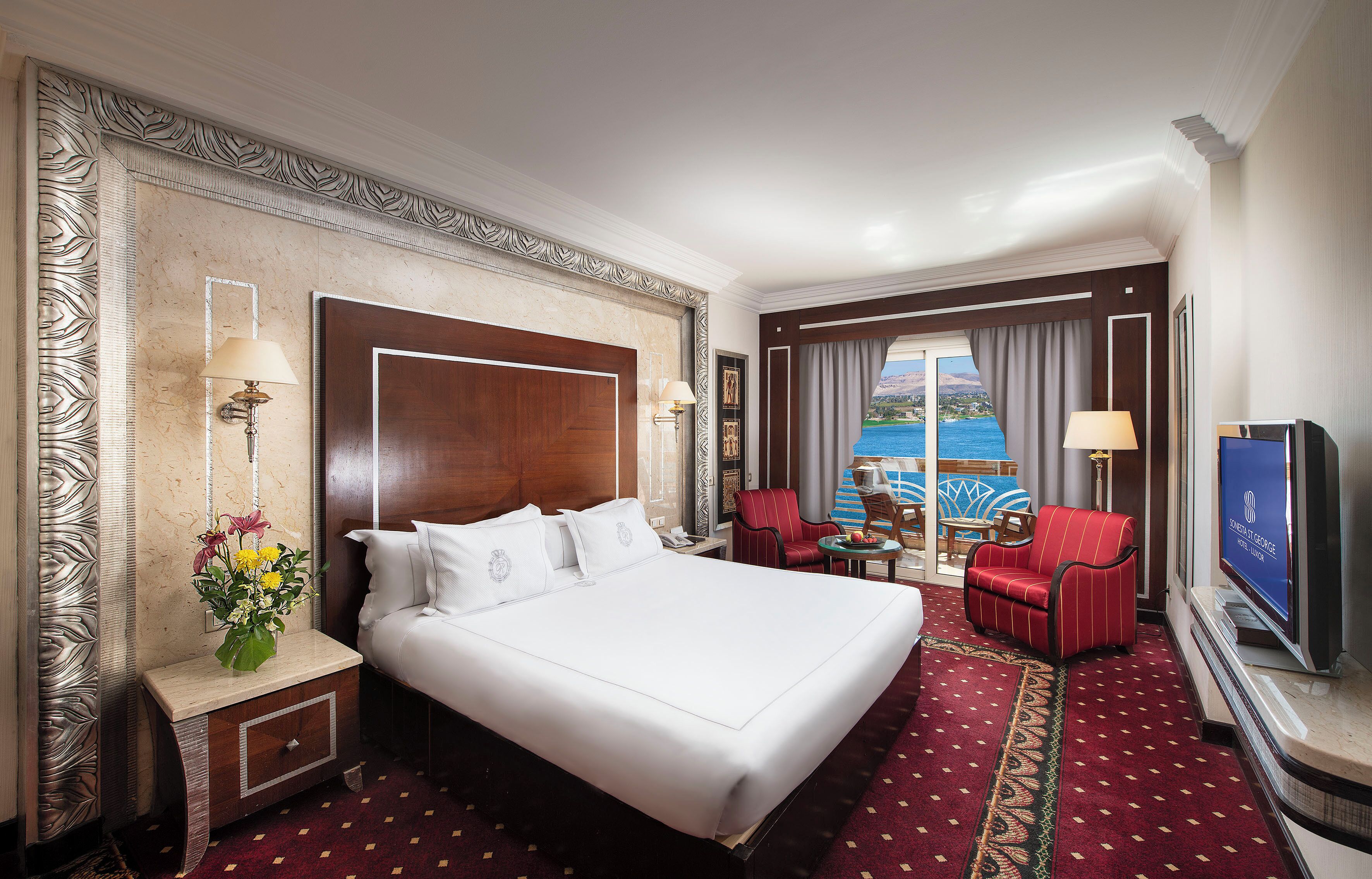 Habitació reial | Minibar, caixa forta a l'habitació i escriptori 