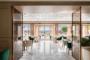 3 restaurants servant le petit déjeuner