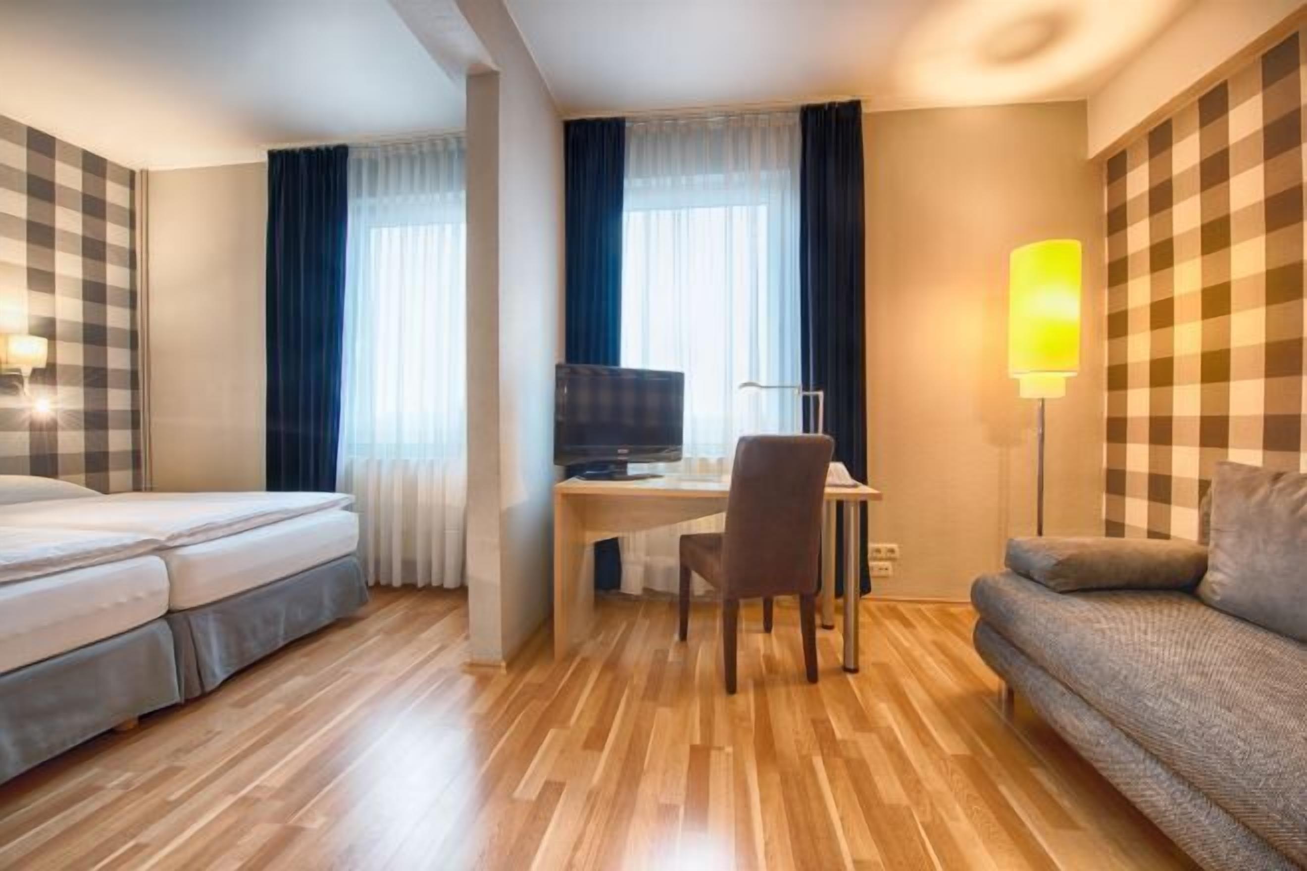 Hypoallergeen beddengoed, een bureau, geluiddichte muren, gratis wifi