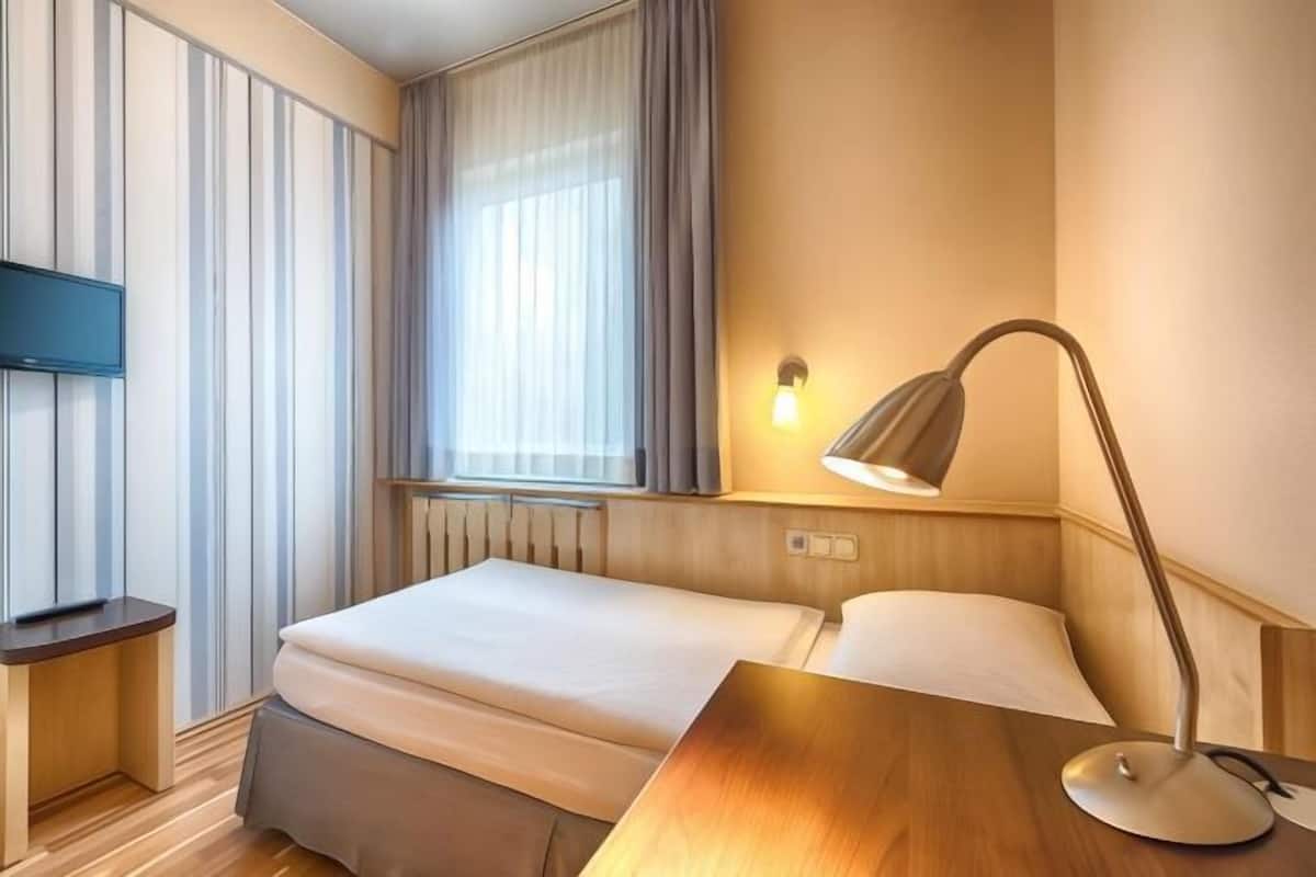 Allergivenligt sengetøj, skrivebord, lydisolering, gratis Wi-Fi