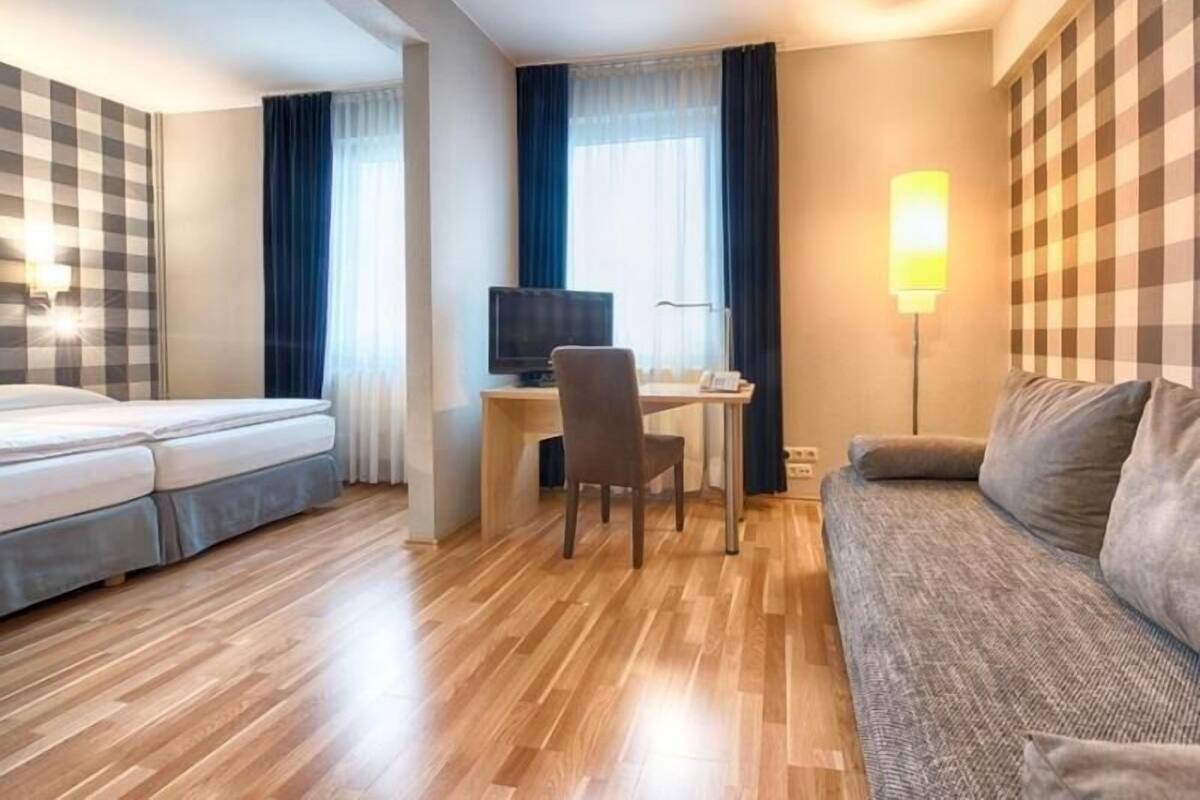 Ropa de cama hipoalergénica, escritorio y sistema de insonorización