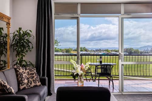 King One Bedroom Suite | Minibar, blackout drapes, iron/ironing board, free WiFi