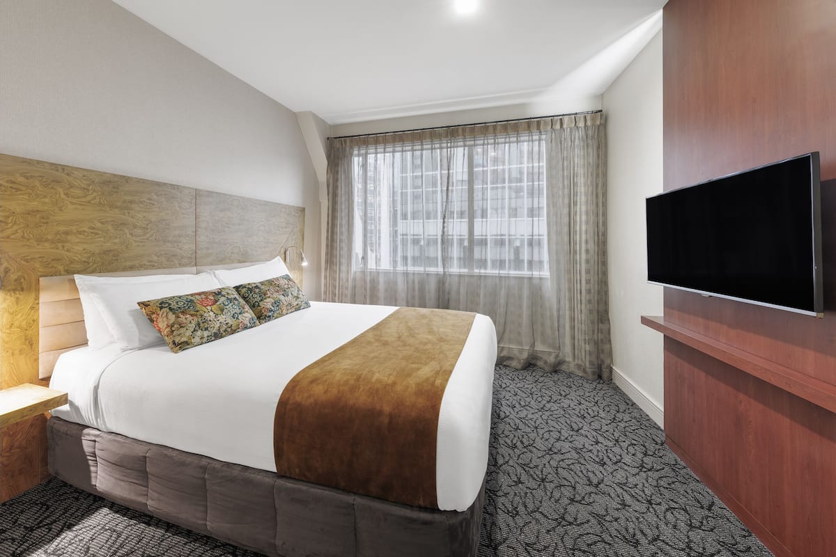 2 Schlafzimmer, hochwertige Bettwaren, Zimmersafe, Schreibtisch