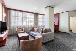 42-inch LCD TV with cable channels, TV, DVD player - Adina CityLife Wellington (Wellington)