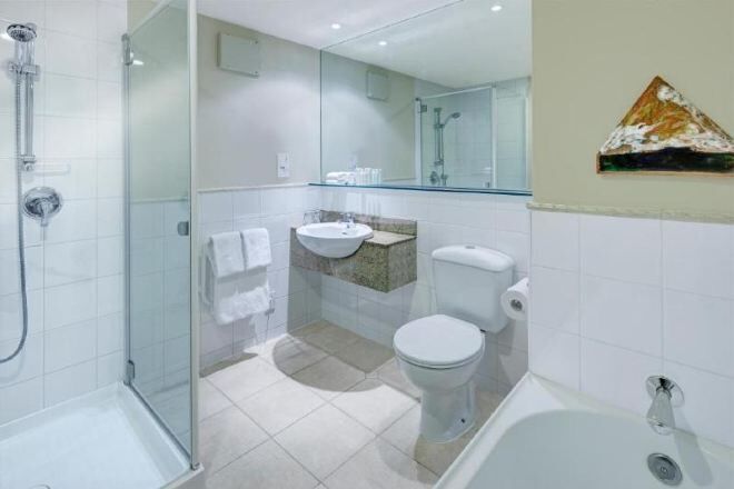 Bathroom | Free toiletries, hair dryer, bathrobes, towels