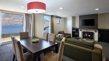 Premier 2 Bedroom Apartment with Lake View | Balcony view