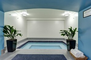 Indoor spa tub