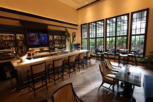 Breakfast, lunch, dinner served; international cuisine 