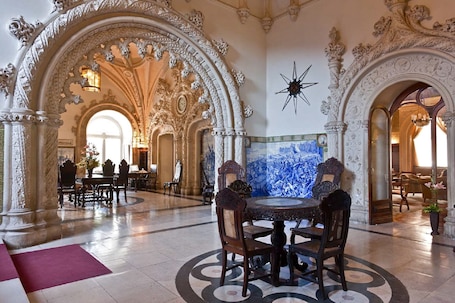 Lobby. Bussaco Palace Hotel