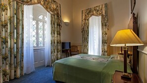 Minibar, caja de seguridad en la habitación y cunas gratuitas 