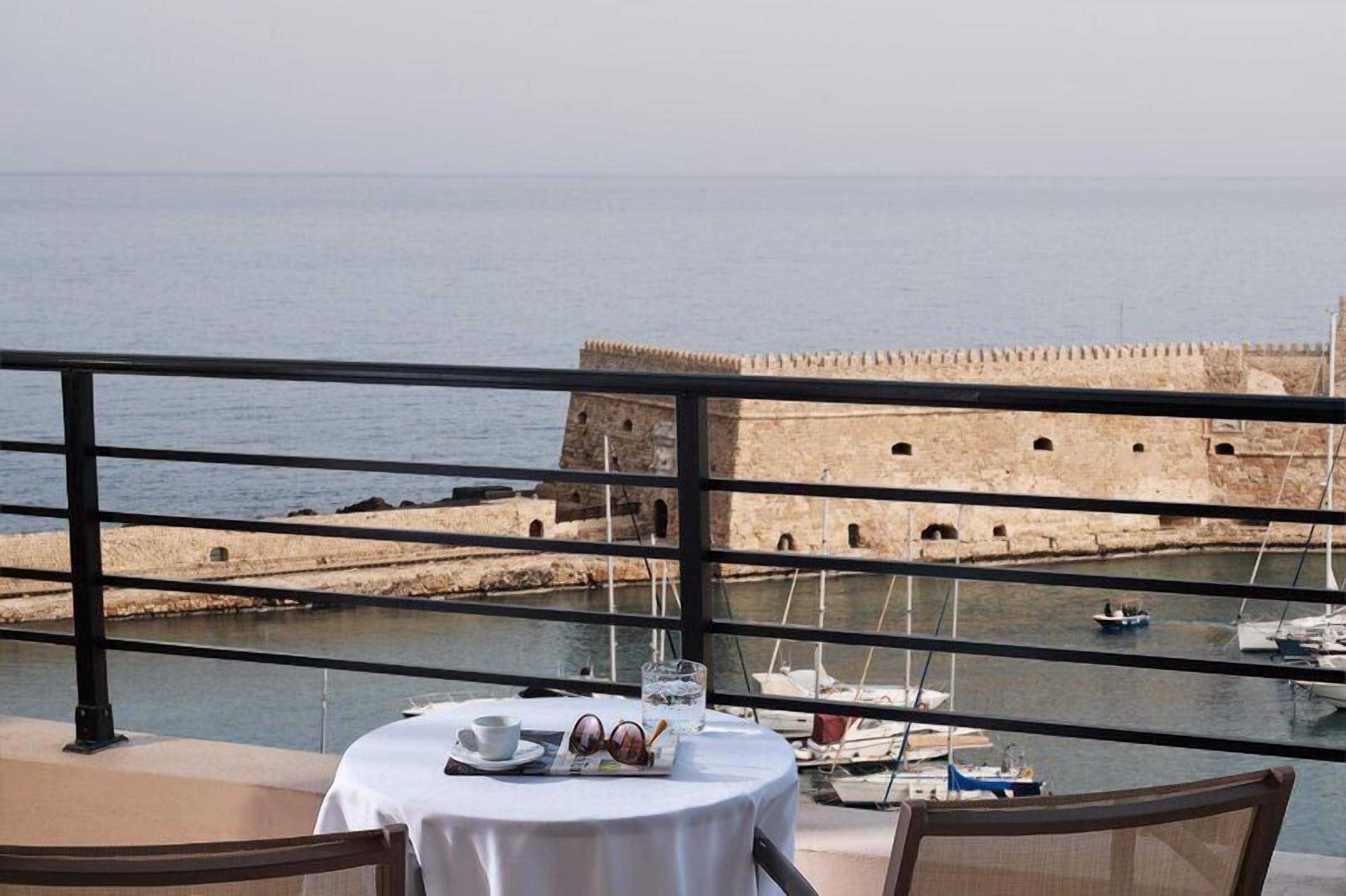 Executive Suite, Sea View | Outdoor dining | Breakfast, lunch and dinner served
