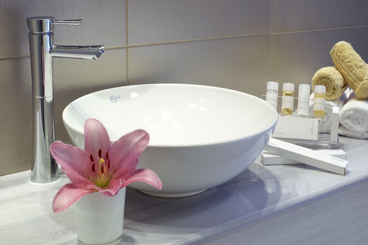 executive suite, sea view | bathroom sink