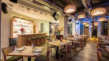 Der serveres morgenmad, frokost og aftensmad