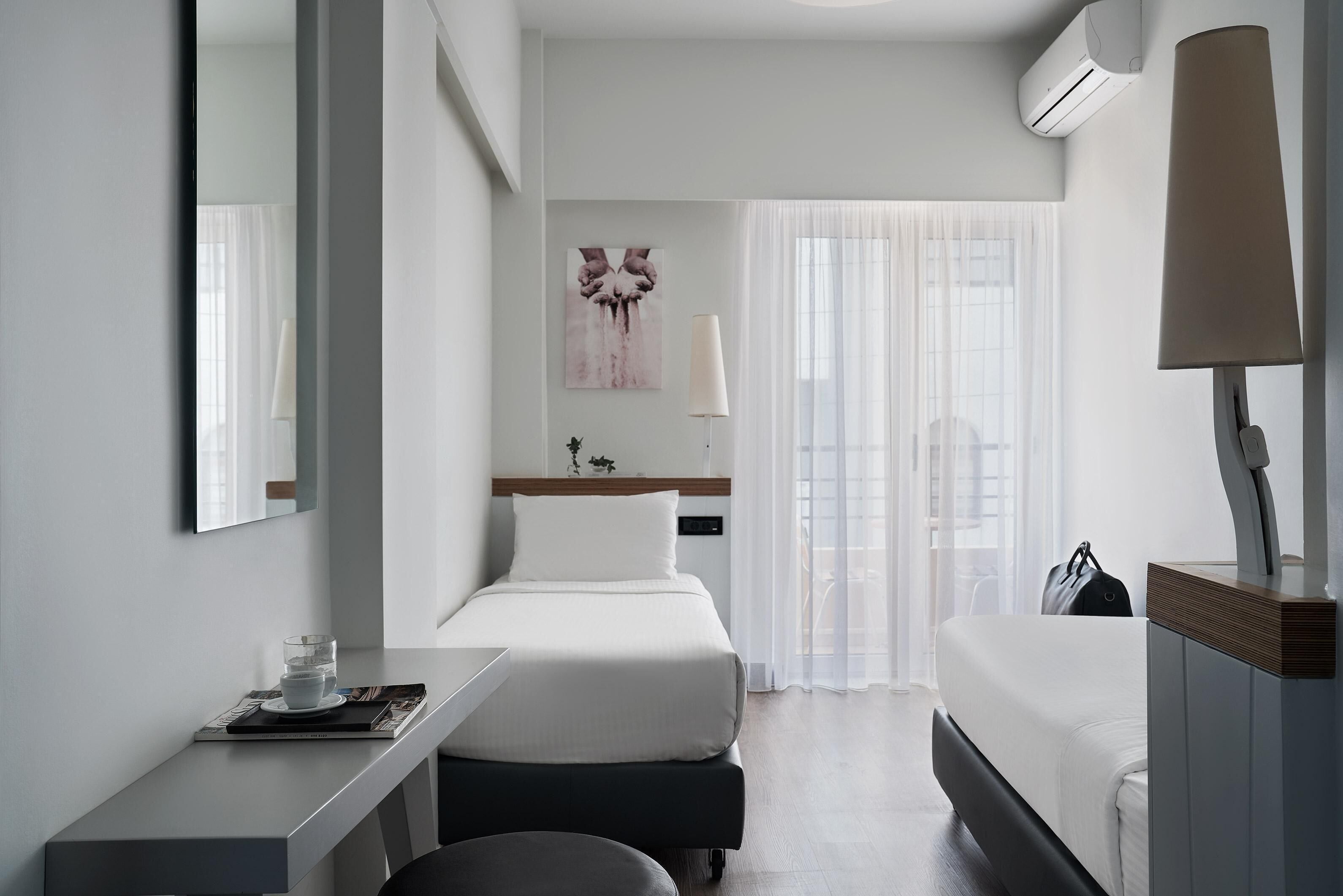 Family Room | Minibar, in-room safe, laptop workspace, soundproofing