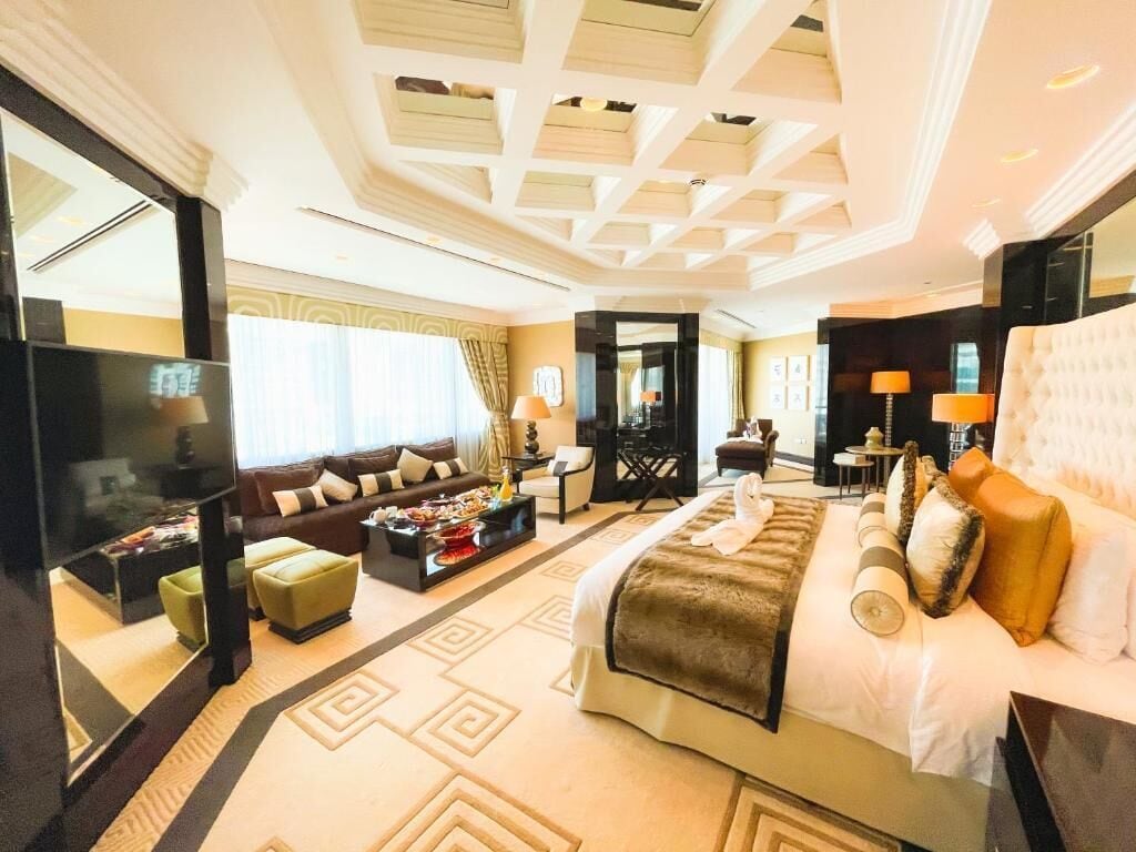 Premium bedding, down comforters, minibar, in-room safe