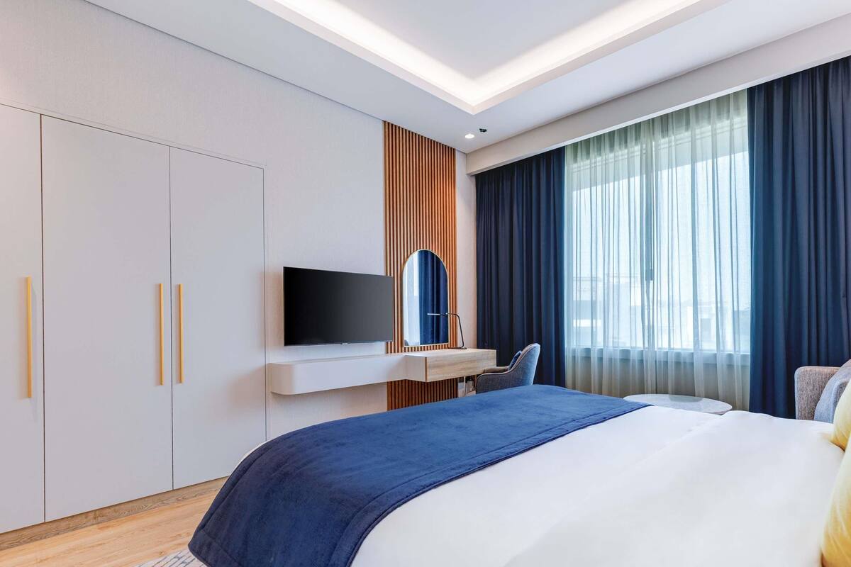 Hochwertige Bettwaren, Daunenbettdecken, Minibar, Zimmersafe