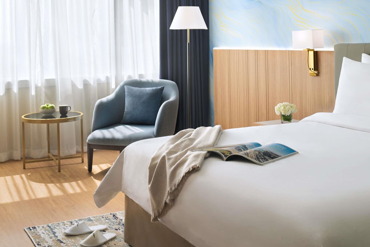 Rom – superior, 1 kingsize-seng | Sengetøy av topp kvalitet, dundyner, minibar og safe på rommet