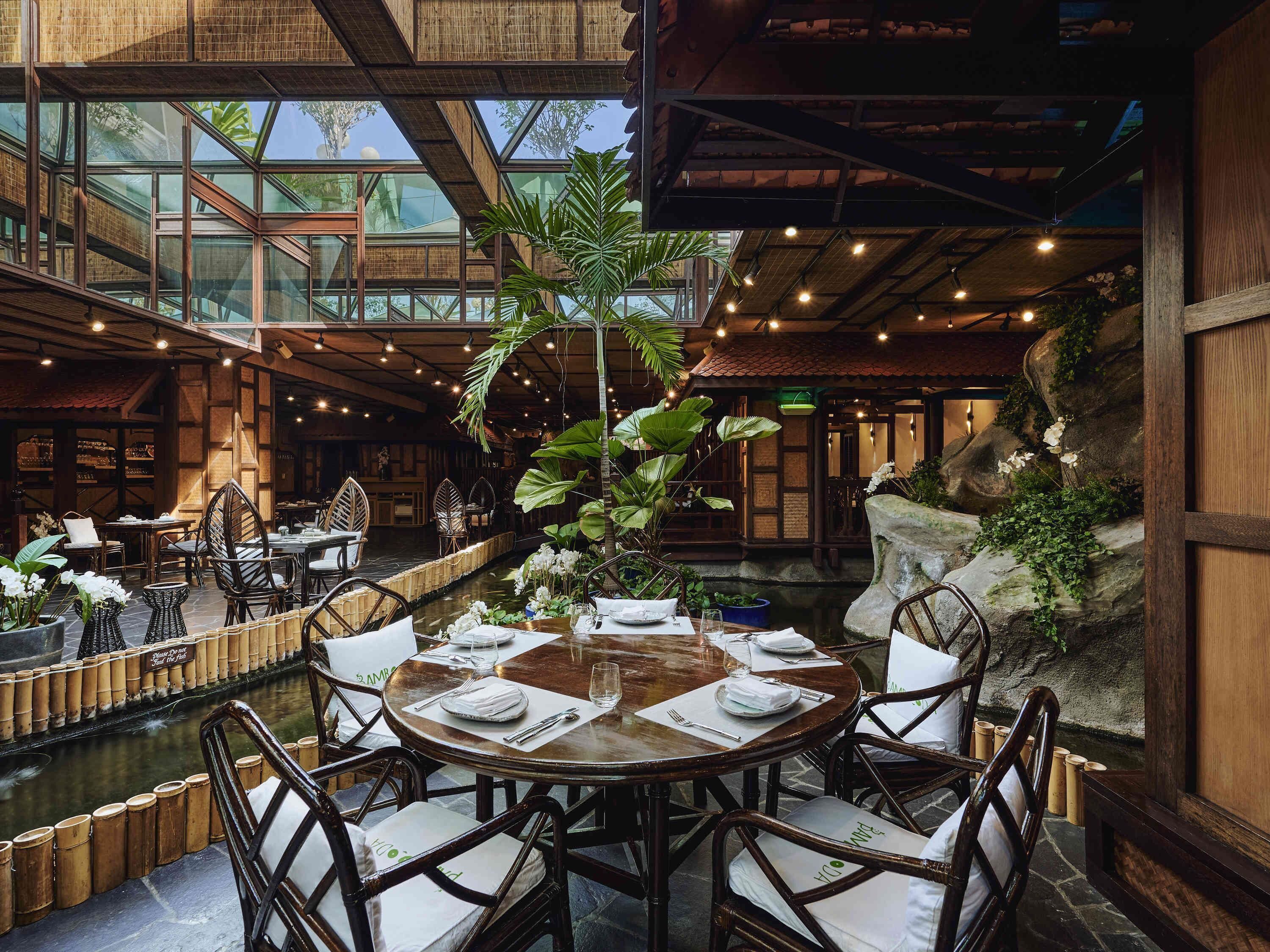 7 restaurantes, se sirven comidas, cenas y cocina asiática