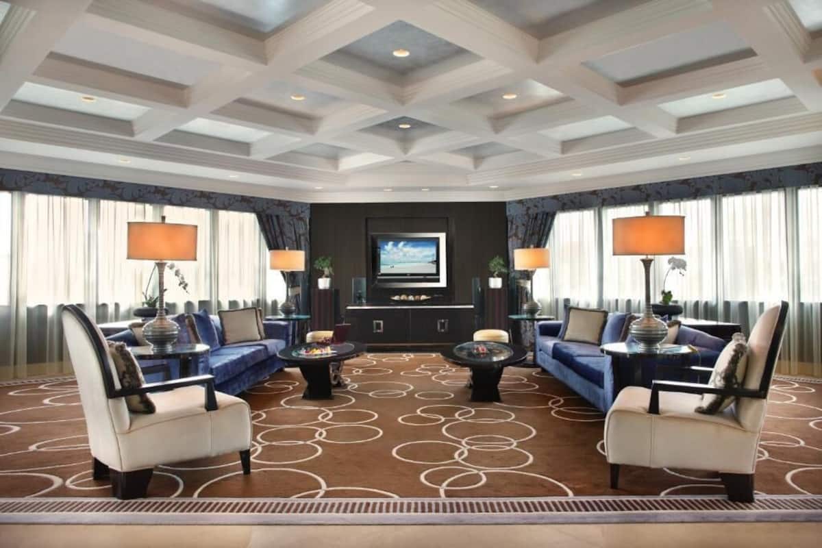 presidential suite, 1 king bed | living area | 42-inch lcd tv with cable channels, tv